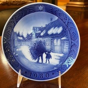 Royal Copenhagen Blue & White Annual Christmas Plate - 1980